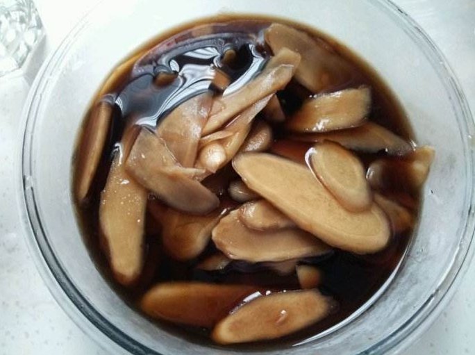 一女子用醋泡生姜,每天三片,连续吃了一个月,全