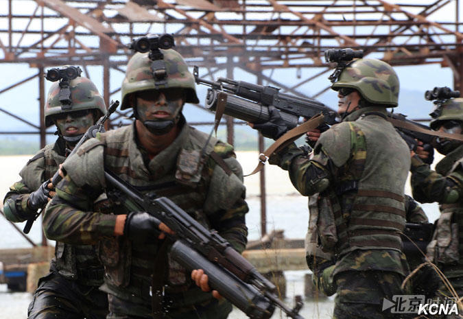 朝鲜特种部队联合演习竟演出二战范