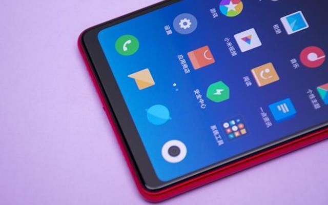 给你1800元, 买小米8SE还是iPhone6? 网友说