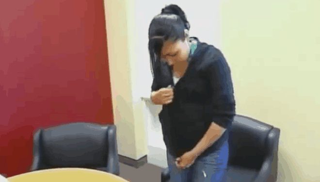 高中女孩大肚子怀孕上学, 同学都疏远她, 她说