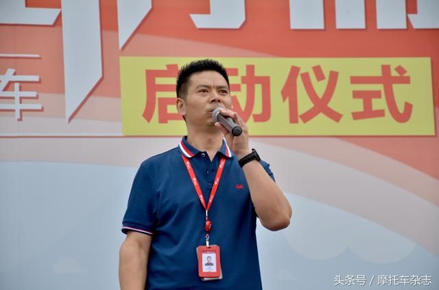 上海智租助力京东,太阳能智慧快递车惊艳四座