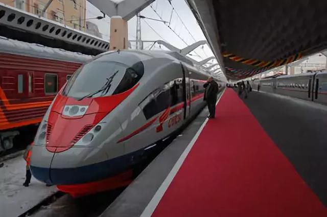 澳洲记者亲自乘坐比较:中日韩俄4国高铁,得出