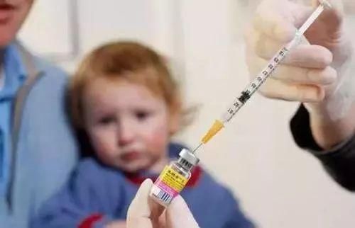 宝宝接种疫苗后发烧!怎样判断是否正常?