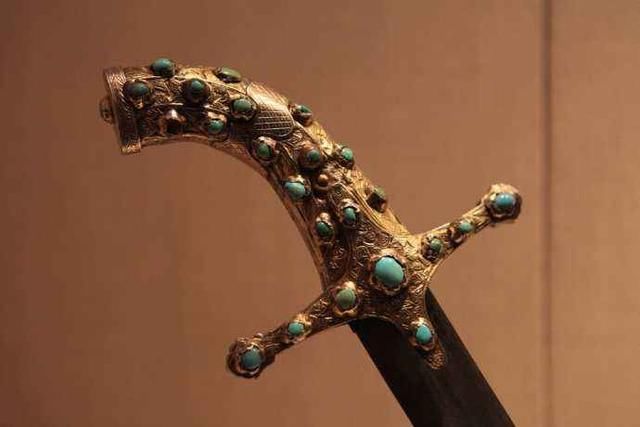 拿破仑率军远征埃及,法军士兵常常因为得到一具敌军尸体而暴富