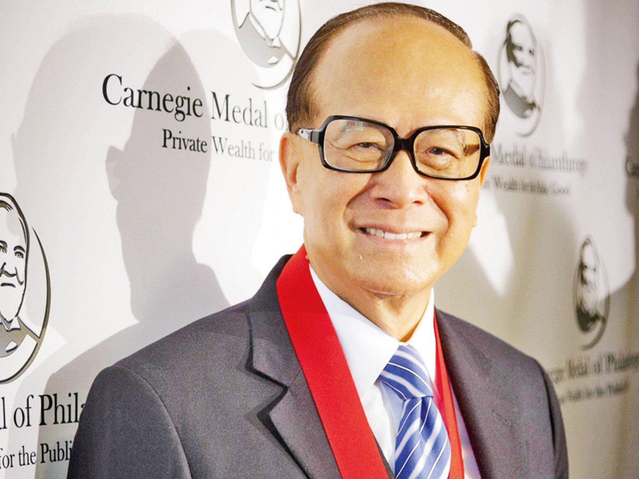 香港首富李嘉诚任90后孙女为董事,豪门名媛都