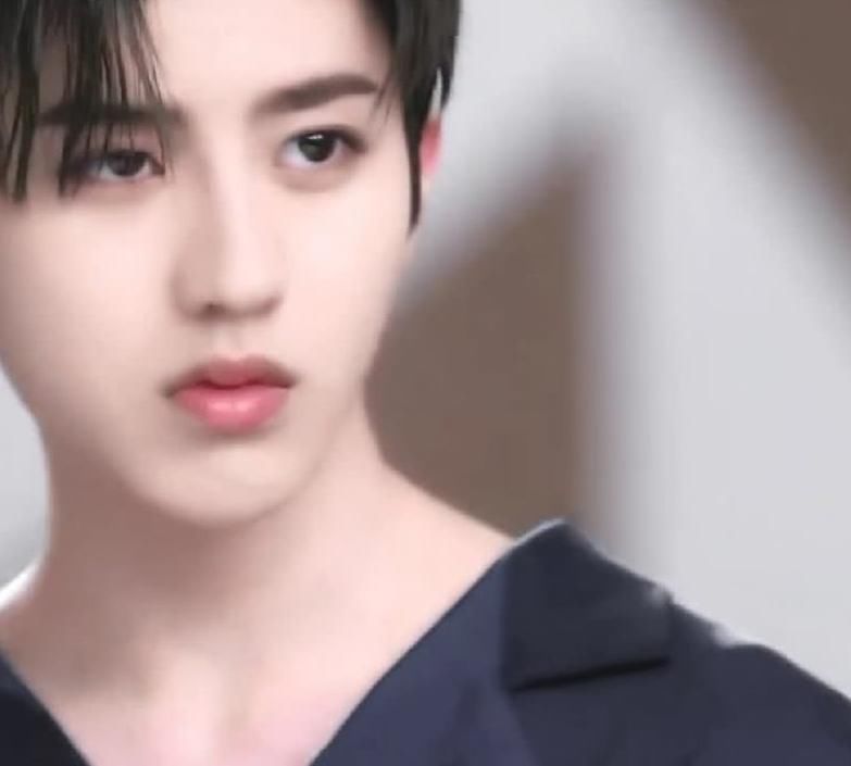 蔡徐坤与杨超越CP,上演甜蜜爱情故事,你们同