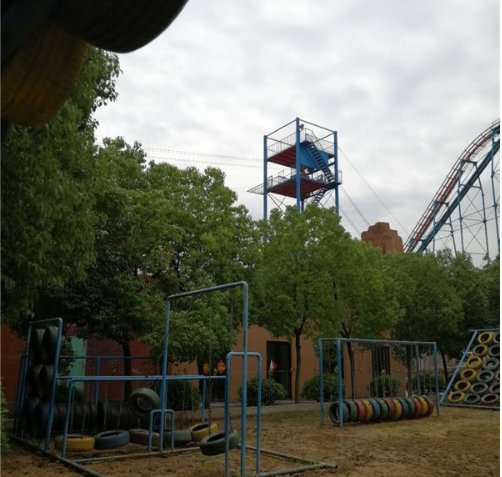 突发惨剧!合肥欢乐岛女游客高空滑索坠亡 目击