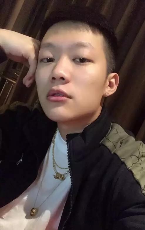 pg one正面照曝光,跟贾乃亮差太远,网友:一脸的暴力相