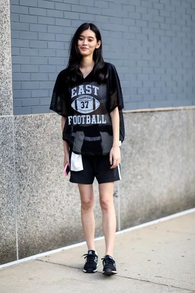 我打死不穿的广场舞大妈打底裤,bella居然穿