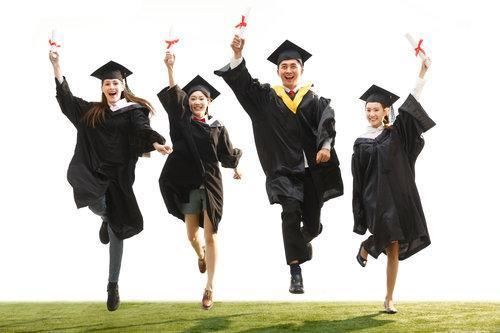 三本大学和名牌大学毕业生同时考上公务员,原