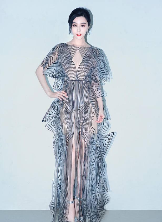 哪里不美遮哪里!范爷蒋欣教你梨形苹果型身