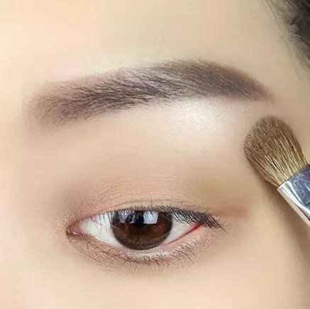 属于单眼皮\/内双女生的画眼妆教程,气质一点不