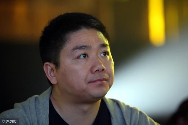 刘强东为京东农村员工向公司高管鞠躬,希望你