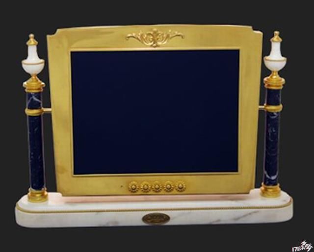 史上最贵的游戏电脑!纯白金打造,配置却低到跑