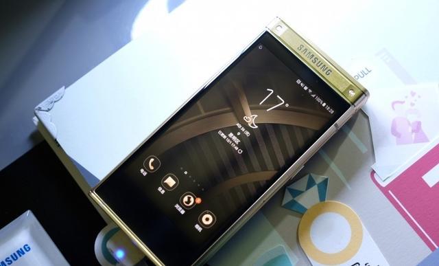 三星w2018高端商务翻盖手机的集大成者!