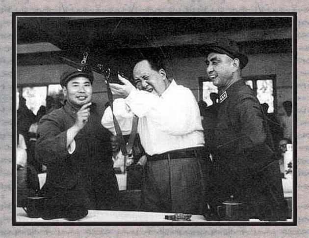 日本为啥能成功侵略中国 毛主席一针见血 算是