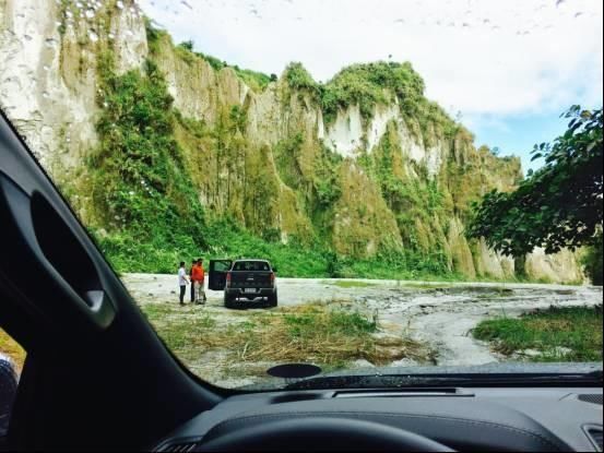 在菲律宾开着福特SUV家族的几款车,来一次异