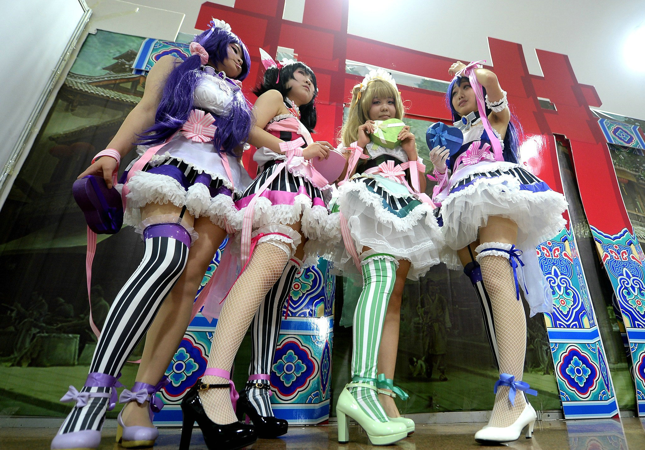 济南动漫展频现大尺度秀 挤胸穿黑丝秀长腿 济南动漫展频现大尺度秀 挤胸穿黑丝秀长腿