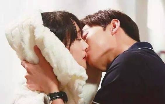 郑爽拍吻戏为何从不张嘴?是因为杨洋有口臭?