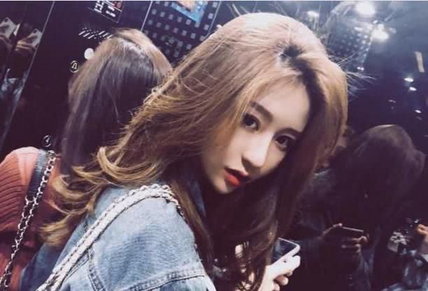 抖音网红:温婉素颜照曝光,亲身证明整容后遗症