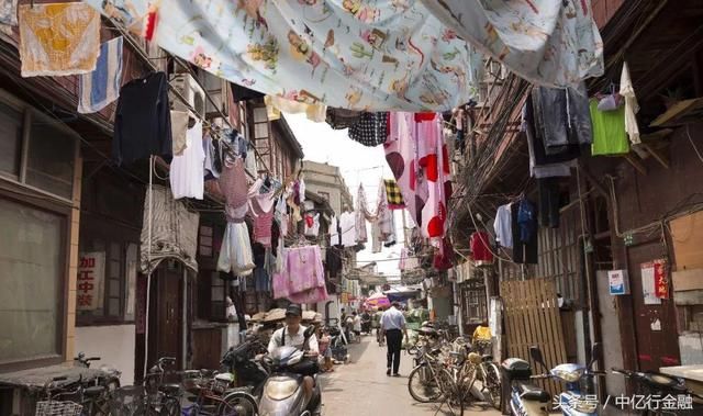 北京、上海房价大跌,但多数刚需仍买不起