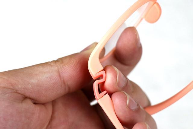 无处不在的电子伤害如何避免,趣看防蓝光眼镜