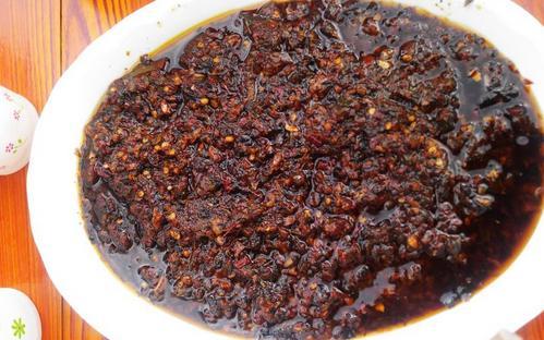 假期跟男友回东北老家,他爸爸特地做来当地美味烀狗肉来犒劳我们.