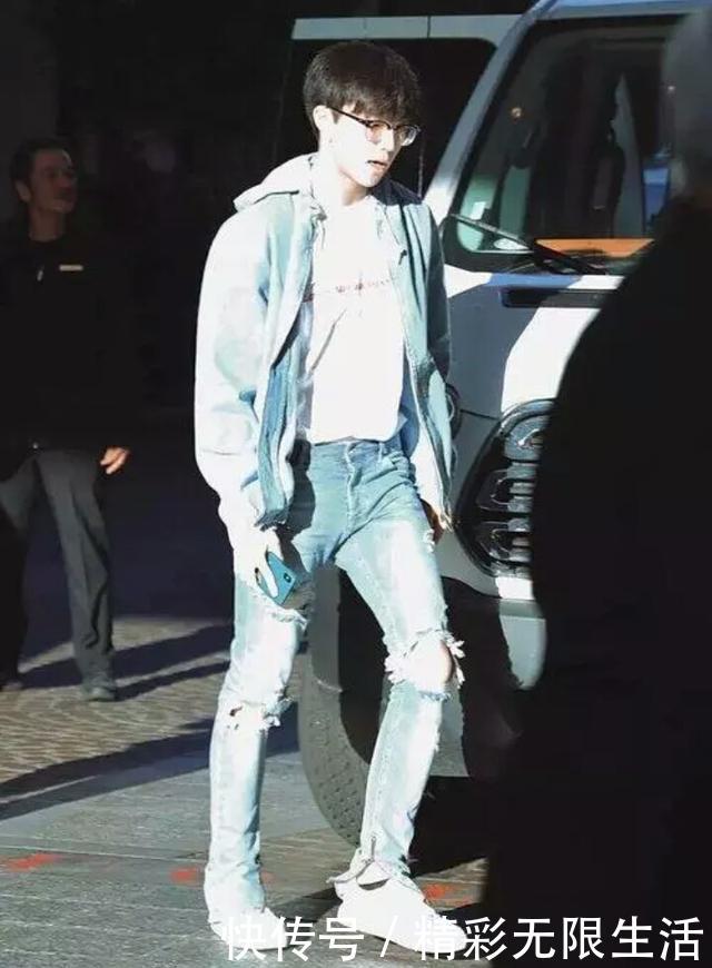 穿朱正廷的T恤范丞丞的外套,陈立农穿蔡徐坤的
