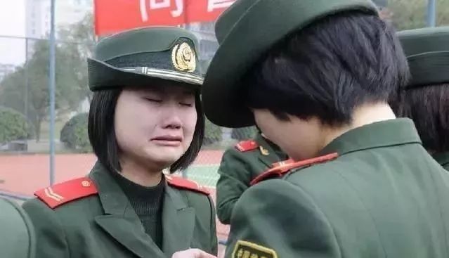 2018最新退伍政策,当兵能拿多少钱?竟和学历