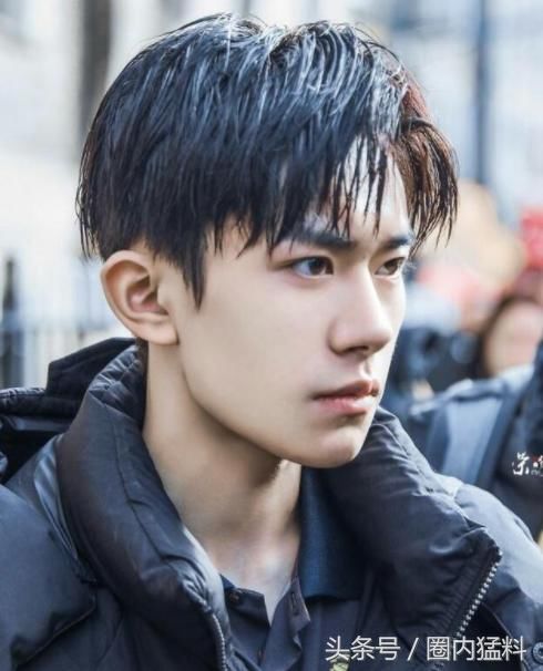 王俊凯、王源、易烊千玺出道4年对比,被骂最丑