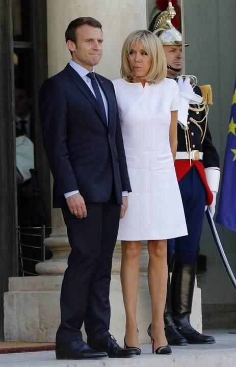 一夫人穿裙子:欲与梅拉尼娅比美腿,与马克龙并