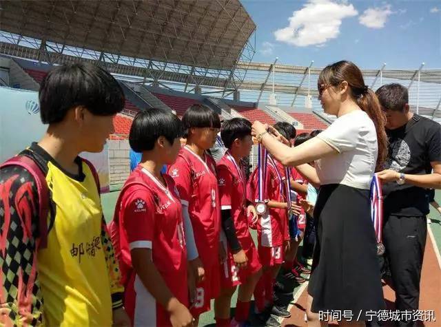 宁德霞浦一中男足惜败蒙古国队获亚军