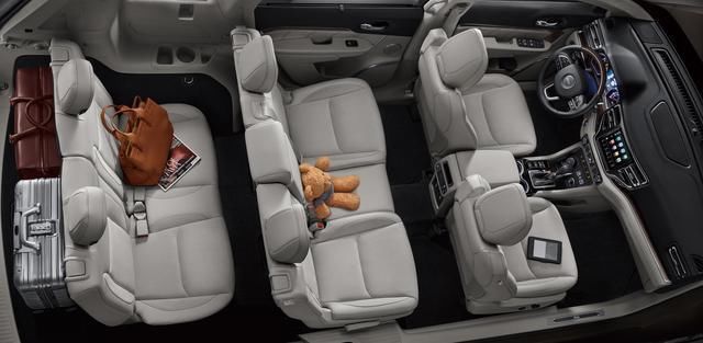 很多车都说碾压汉兰达,只有这款车做到了,四驱