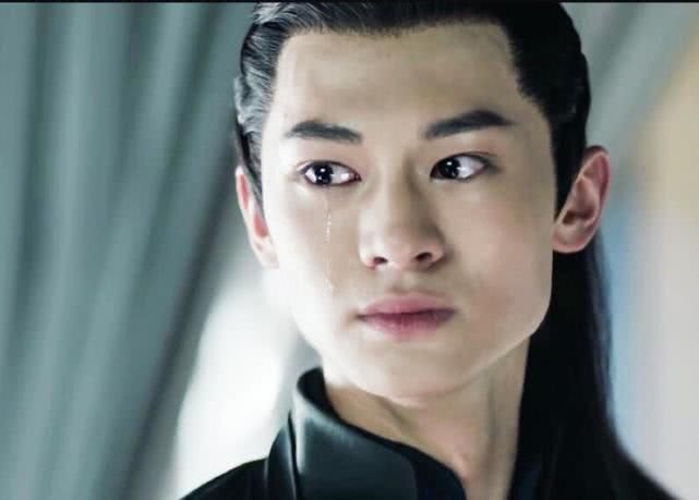 扶摇里的云痕能卖萌也能耍狠,20岁一米88的小