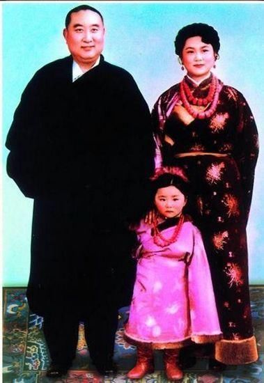 十世班禅妻子和女儿有多美?