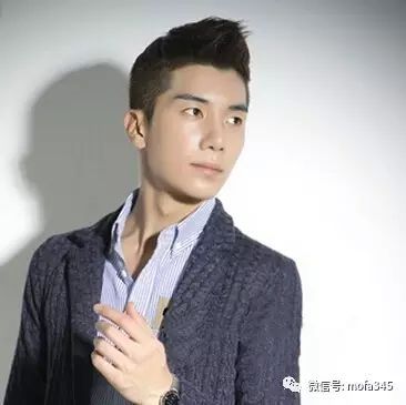 帅气男生短飞机头发型,随性打理就很帅气!