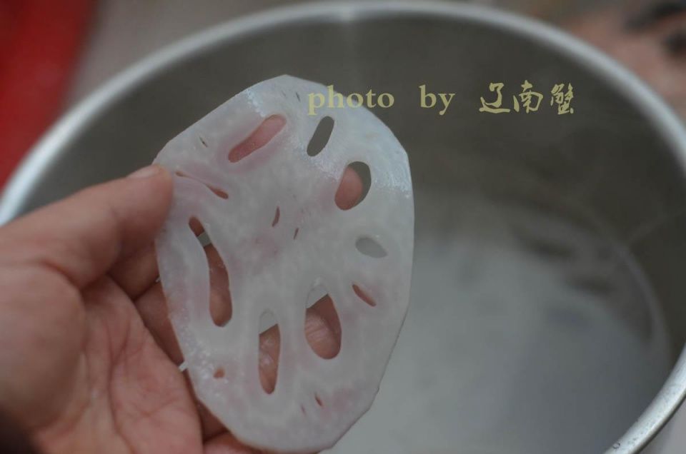 包馄饨剩下肉馅,搭配莲藕做个菜,上桌迅速被抢