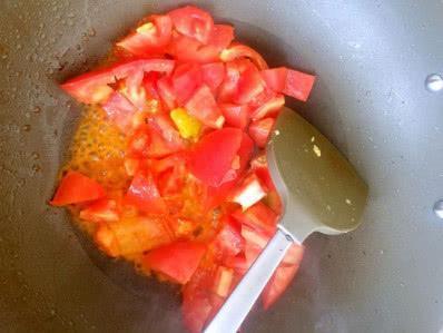 西红柿、大蒜不能随便吃,严重会中毒能致癌,很