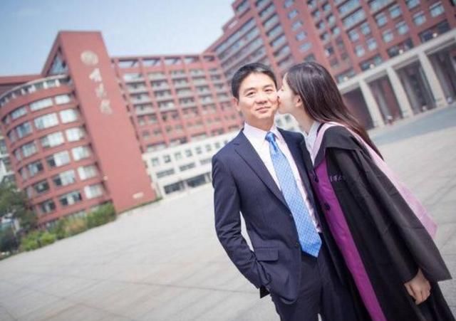 刘强东除龚晓京,风投女王徐新帮助他大于自己