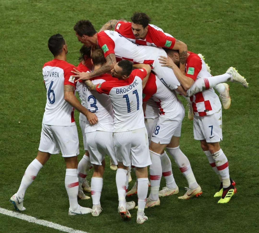 世界杯法国4:2夺冠!买克罗地亚赢的球迷请把天