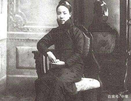 中小妾,只能站着吃饭,因儿子争气,丈夫:入正厅坐