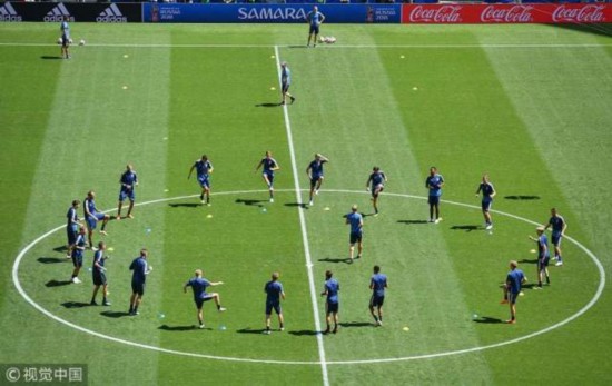 国足前队长吴群立:英格兰90分钟内很难拿下瑞典