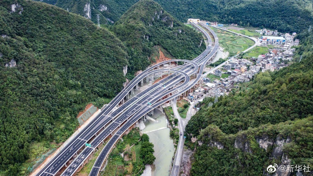 秀印高速贵州段通车 建成后将有效改善武陵山区交通条件