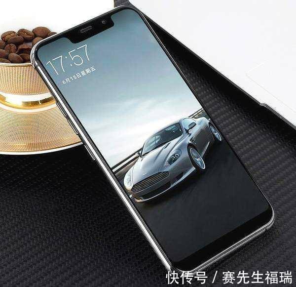 酷派发布最便宜刘海屏手机:双面玻璃高颜值 价