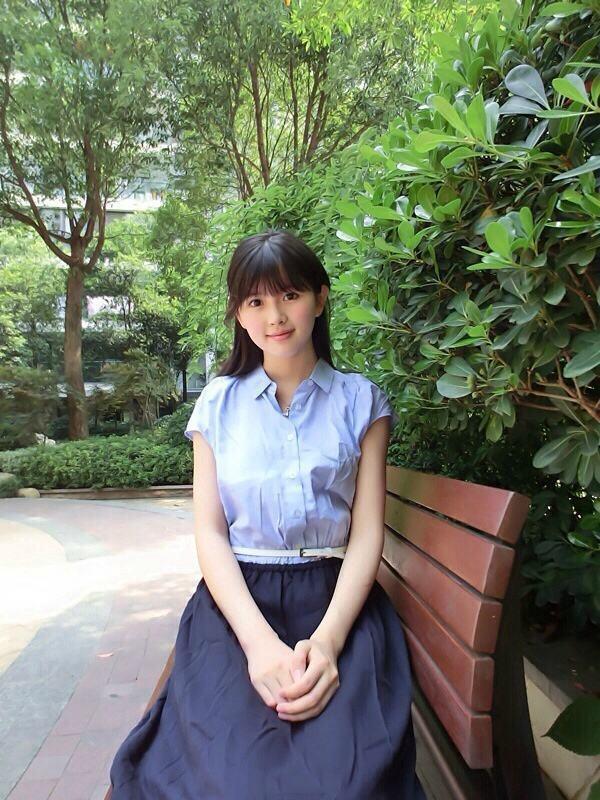 我剖腹产生个女儿,婆婆拿出十万让我生二胎,她