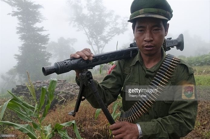 缅甸武装的战地生活:穿 缅甸武装的战地生活:穿