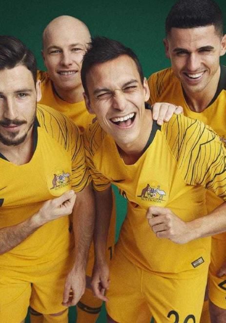 中国足球队球衣盘点,有些像黑社会,有些像黄毛