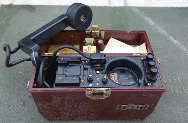 军事步话机,年代久远,虽然不能用了,但还是用收藏价值的,售价不到50元