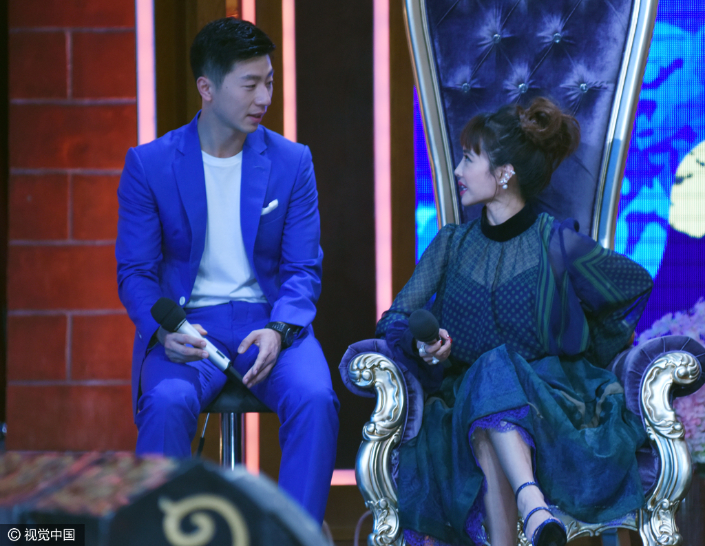 组图-马龙牵手蔡依林 甜唱今天你要嫁给我