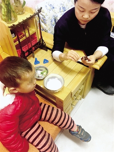 男子头次送娃上学搁下就走 竟送错幼儿园 男子头次送娃上学搁下就走 竟送错幼儿园